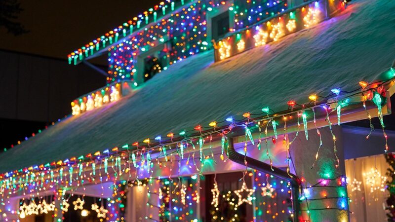 How to Safely Install Christmas Lights on Your Home in Sandy, Utah: A DIY Guide